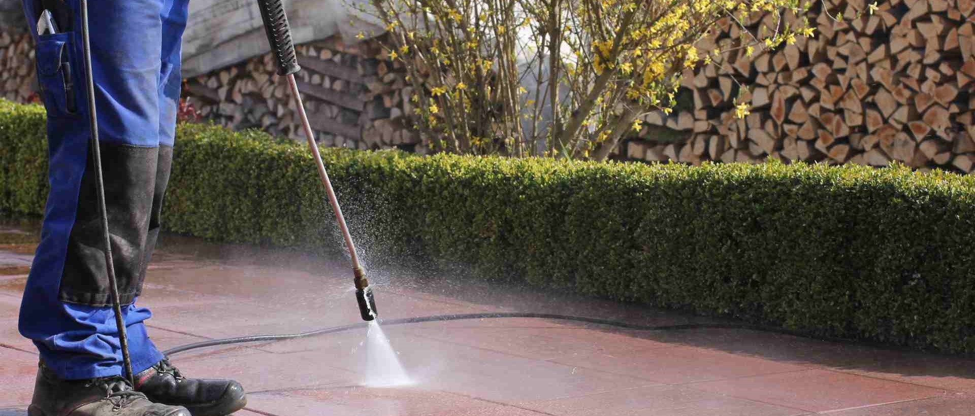 garden maintenance DA2